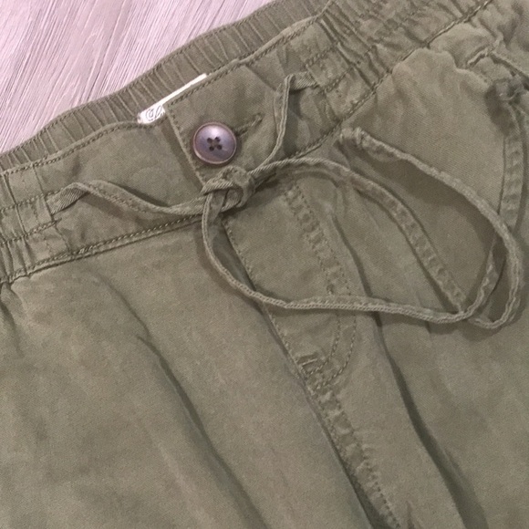 Lucky Brand Olive Green Cargo Style Pull-On Baggy Ankle Pants size XS - Picture 3 of 8